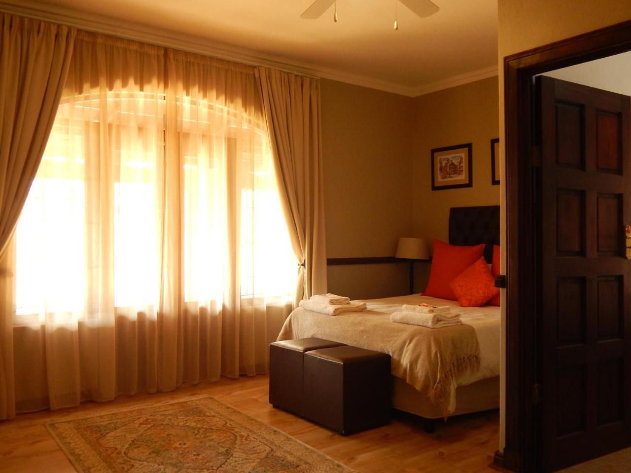 Olympus Manor Hotel Pretoria Exterior photo